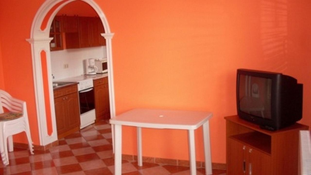Lala Apartmanok Balatonboglar Ngoại thất bức ảnh